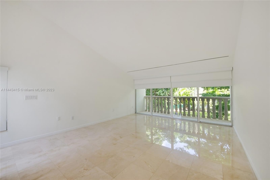 7540 Los Pinos Blvd - Photo 15