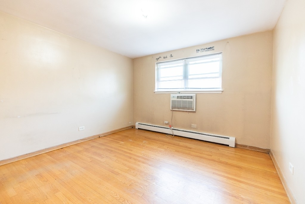 5607 W Irving Park - Photo 9