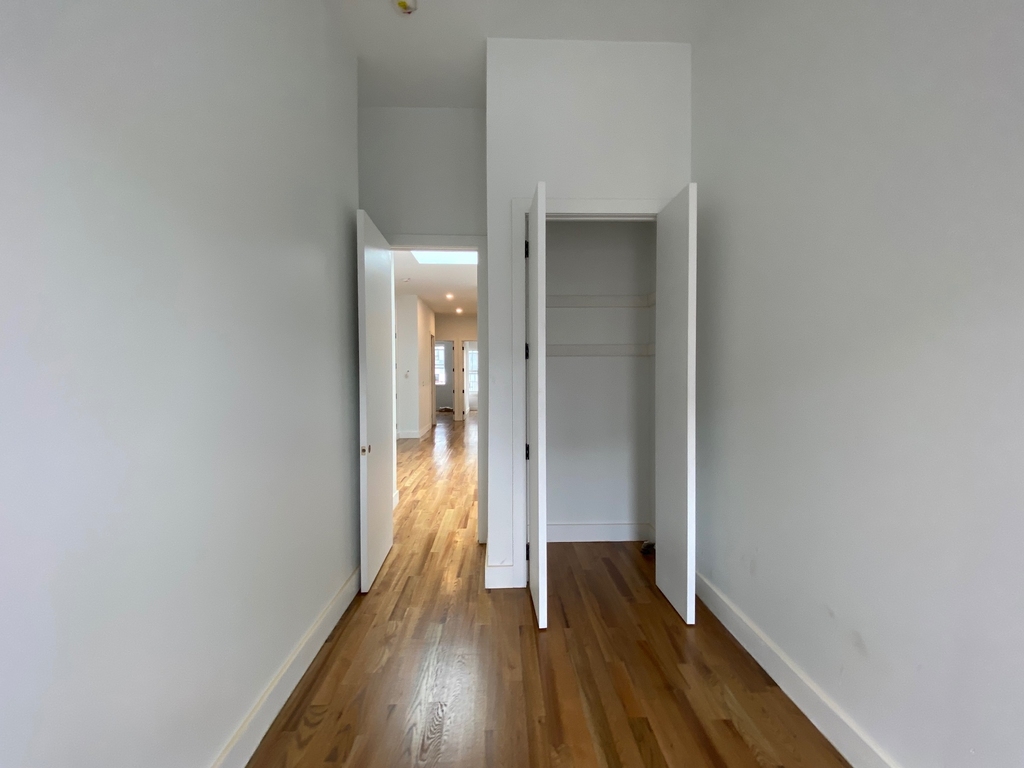 776 Hart Street - Photo 7