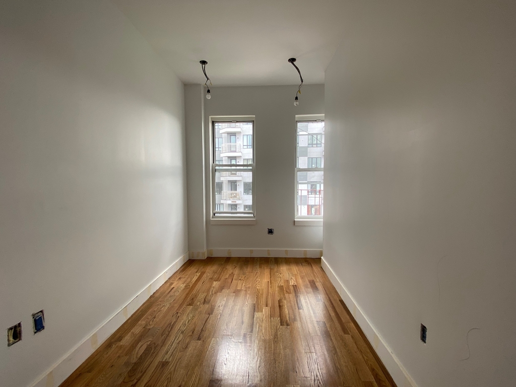 776 Hart Street - Photo 5