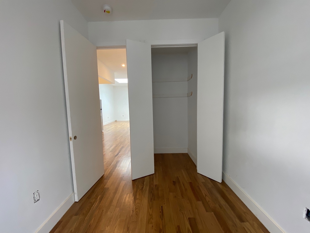 776 Hart Street - Photo 9