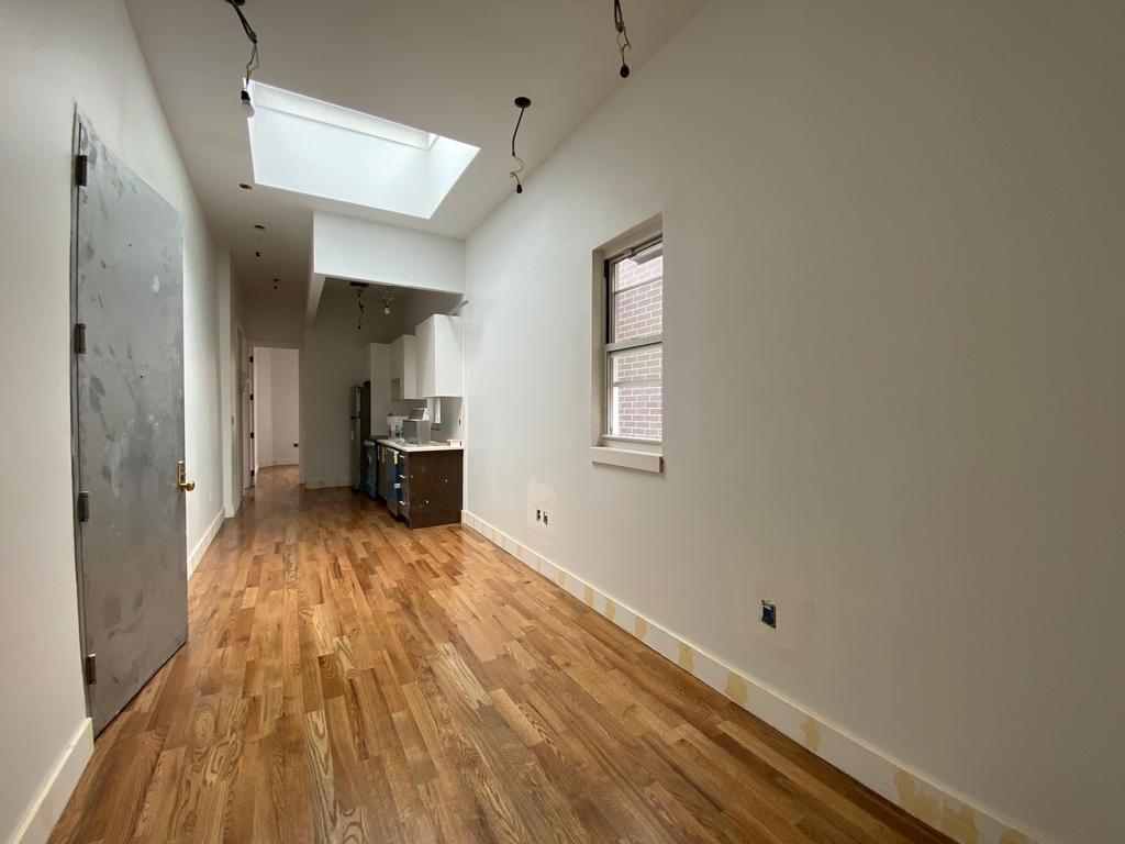 776 Hart Street - Photo 1