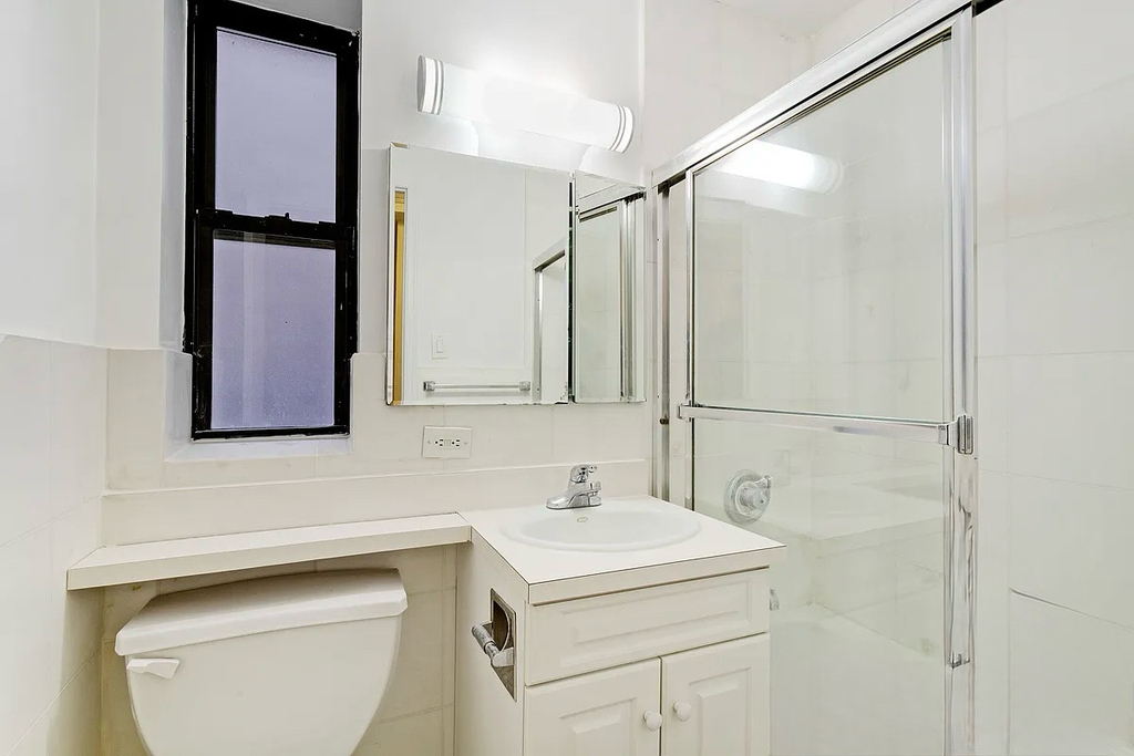 235 East 46th Street - Photo 5