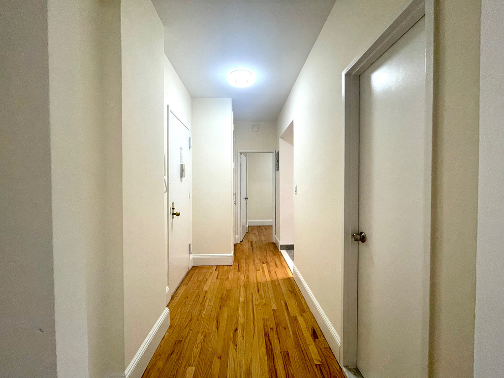 East 19th Street - Photo 4