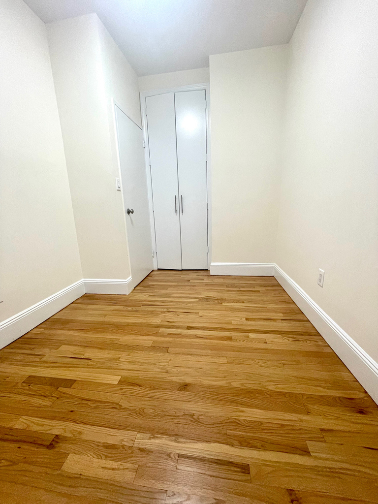 East 19th Street - Photo 10