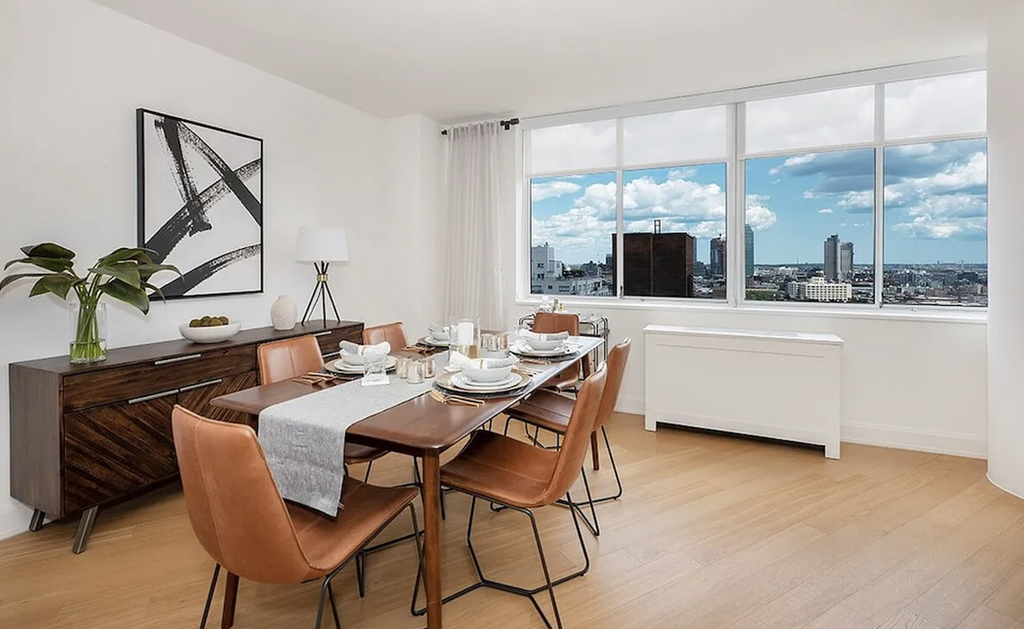 East 54th Street - Photo 1