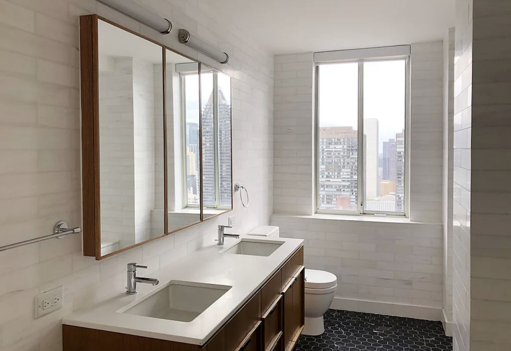 East 54th Street - Photo 4