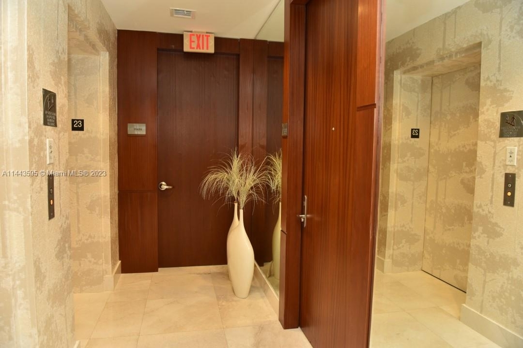 16001 Collins Ave - Photo 20