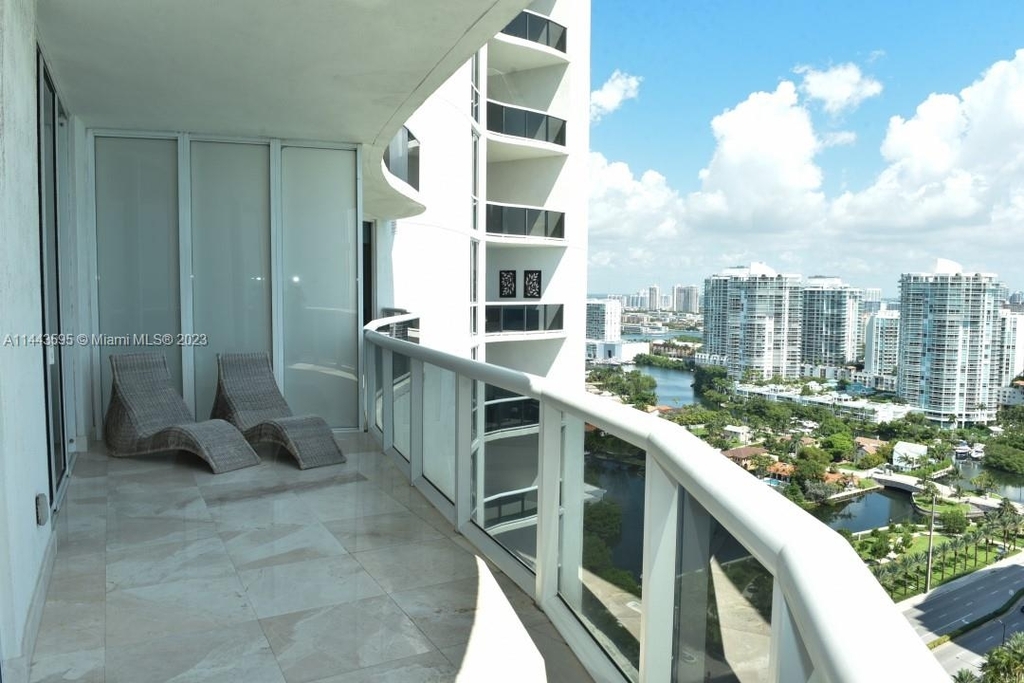 16001 Collins Ave - Photo 15