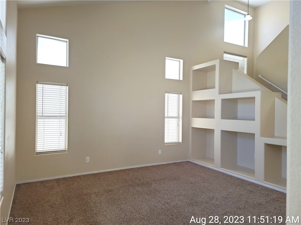 7712 Sublimity Avenue - Photo 9