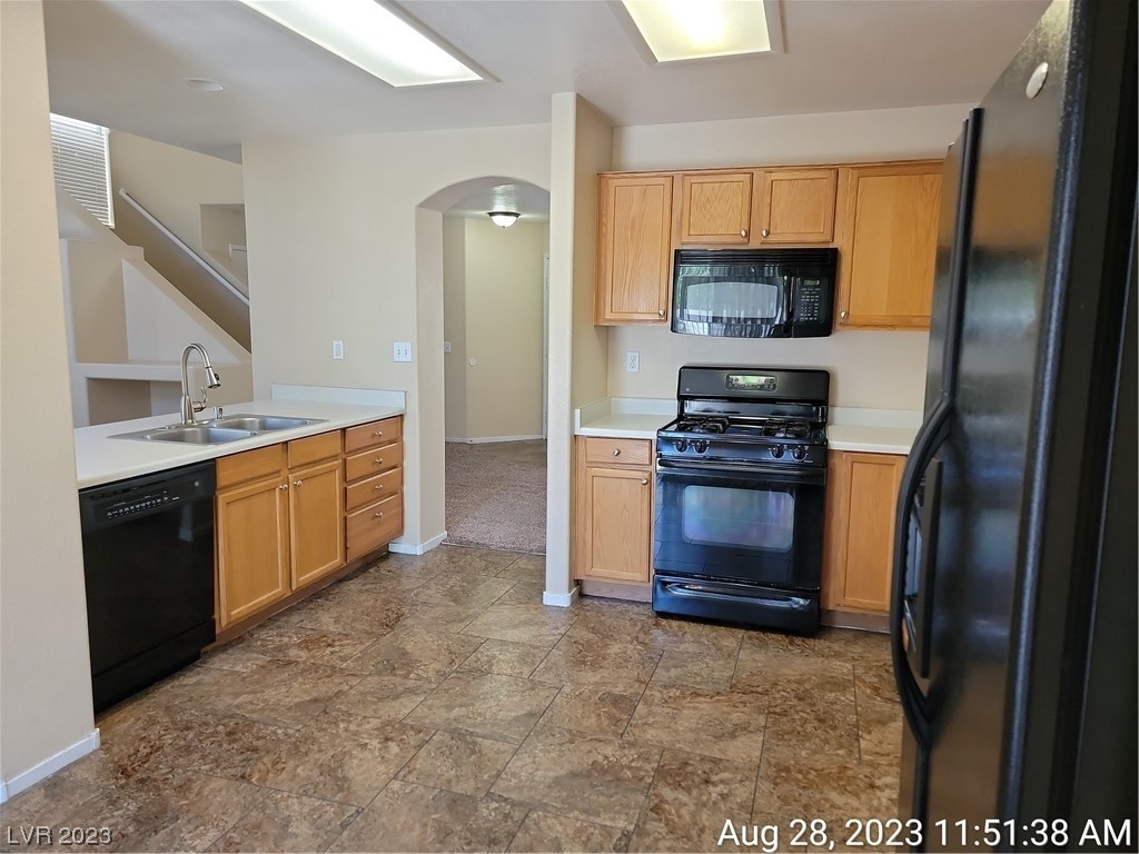 7712 Sublimity Avenue - Photo 11