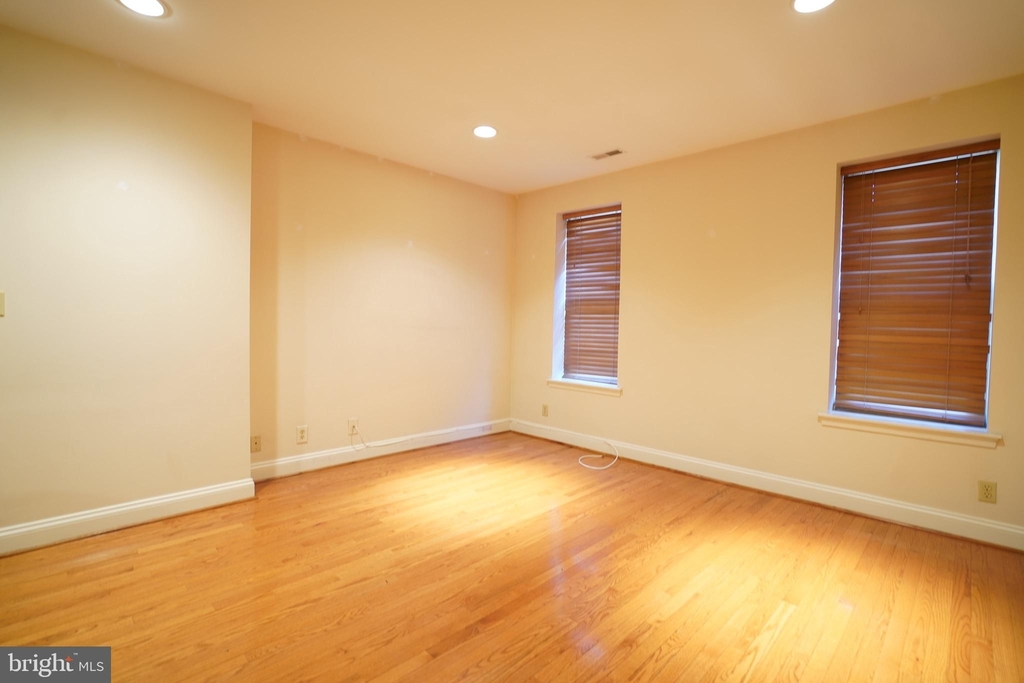 2534 W Girard Avenue - Photo 4