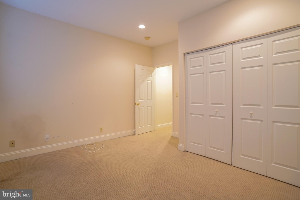 2534 W Girard Avenue - Photo 23