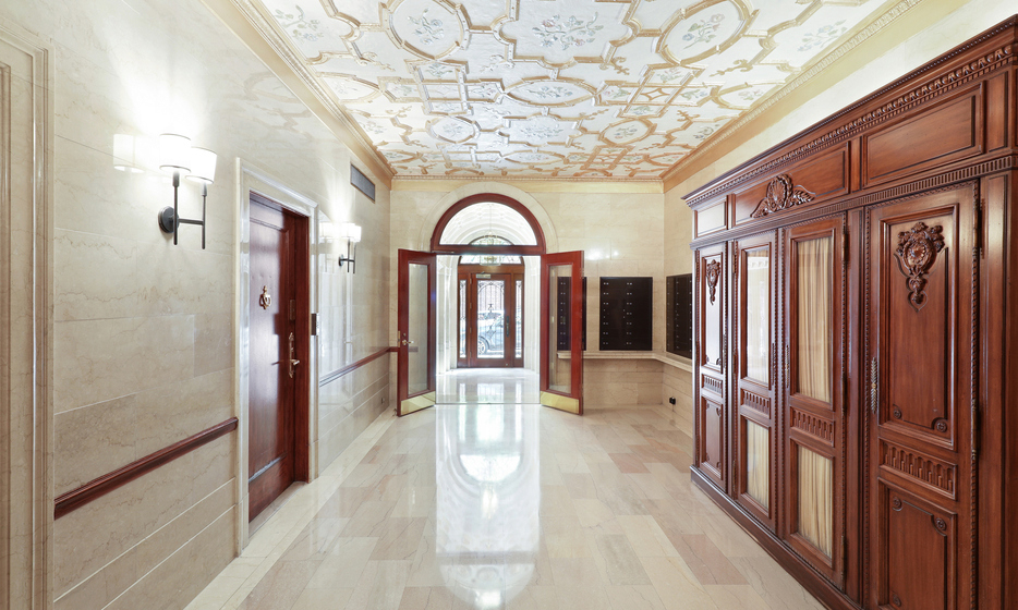 East 80th Street - Photo 13