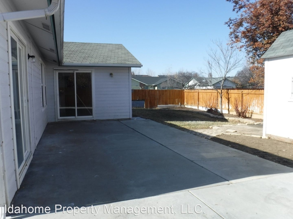 2948 W Willard St - Photo 17