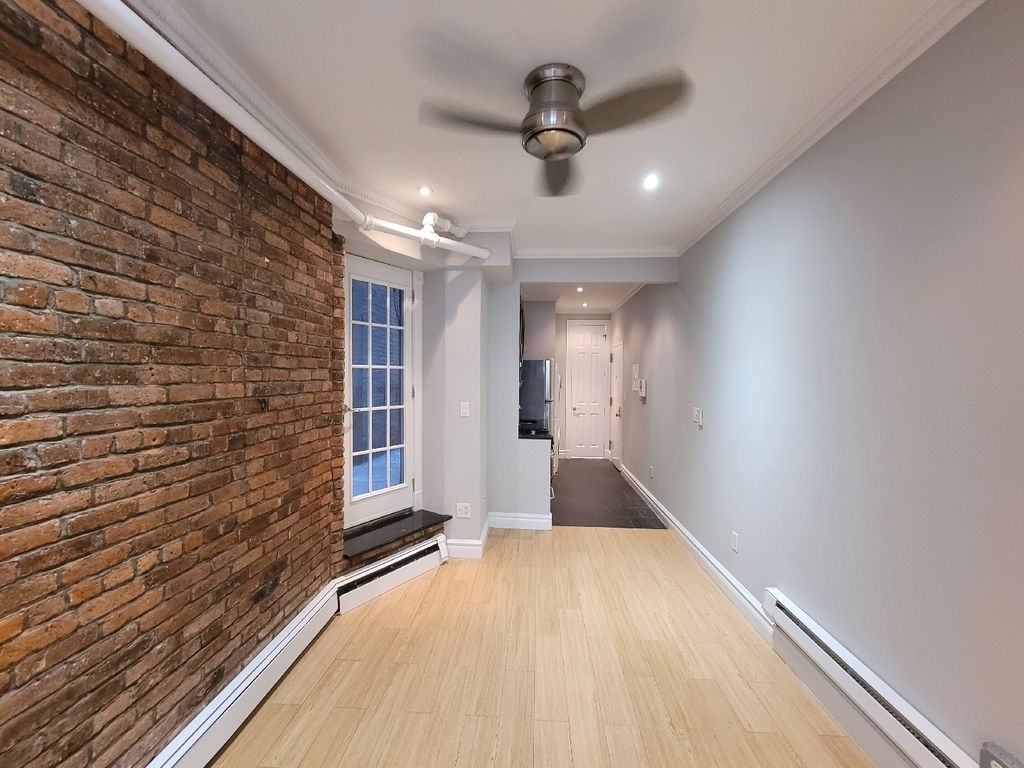 208 East 25th Street - Photo 2