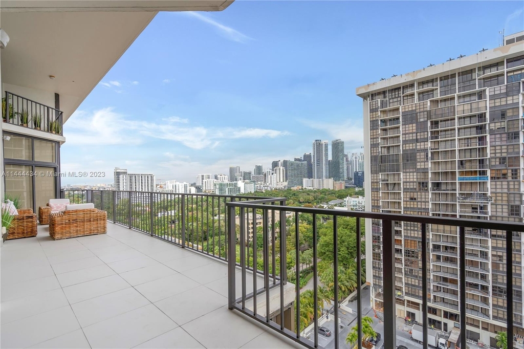 1915 Brickell Ave - Photo 44