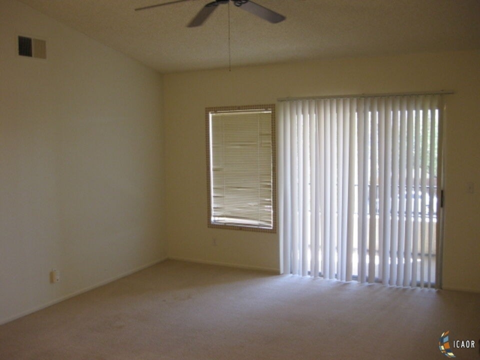 1200 Rodeo Dr - Photo 4