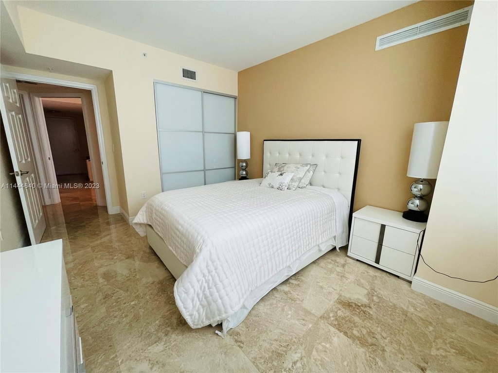 1755 E Hallandale Beach Blvd - Photo 7