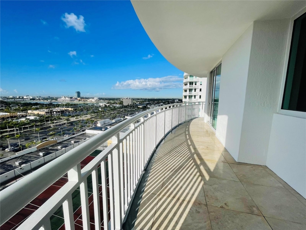 1755 E Hallandale Beach Blvd - Photo 13