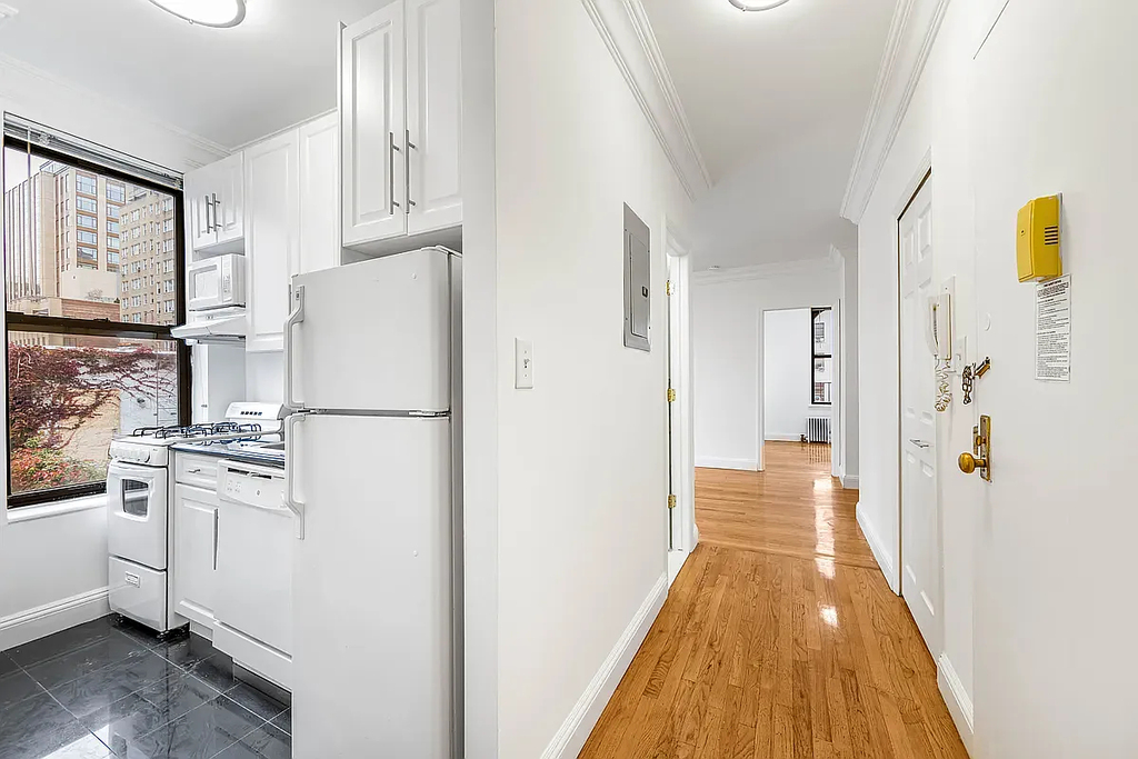 310 east 19th street 10003 - Photo 0