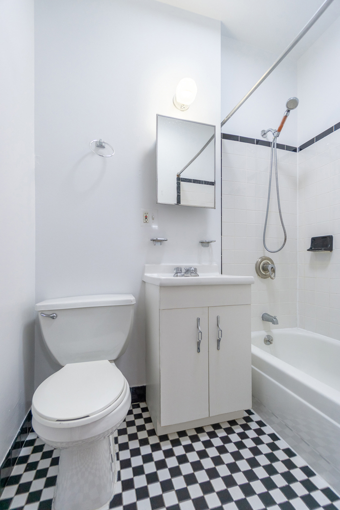 136 East 28th Street - Photo 4