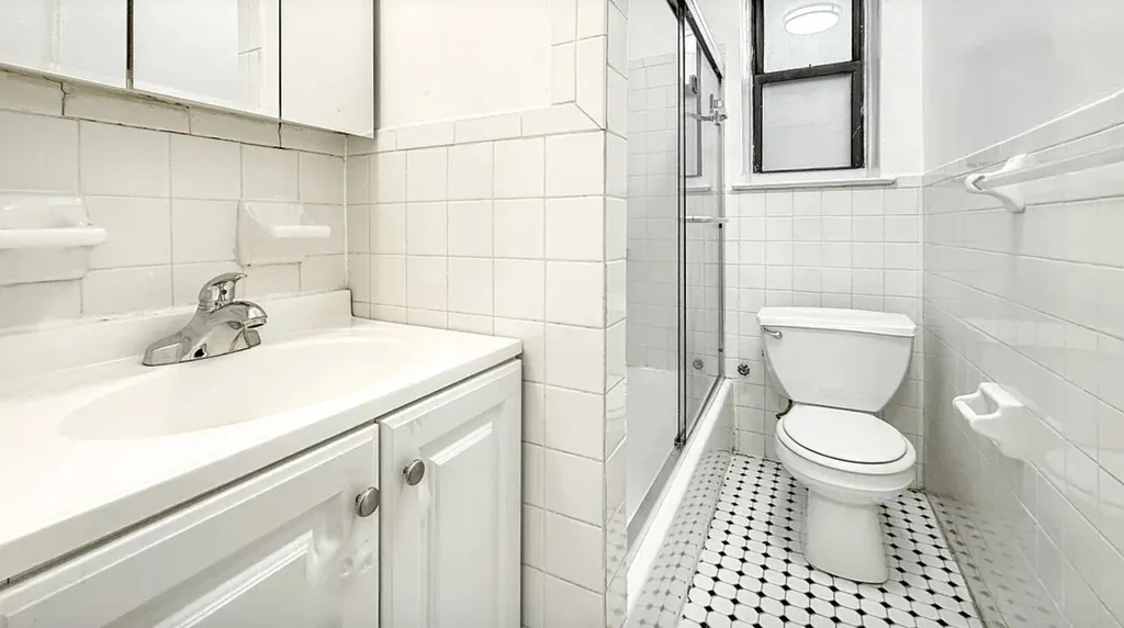 405 west 49th Street  - Photo 8