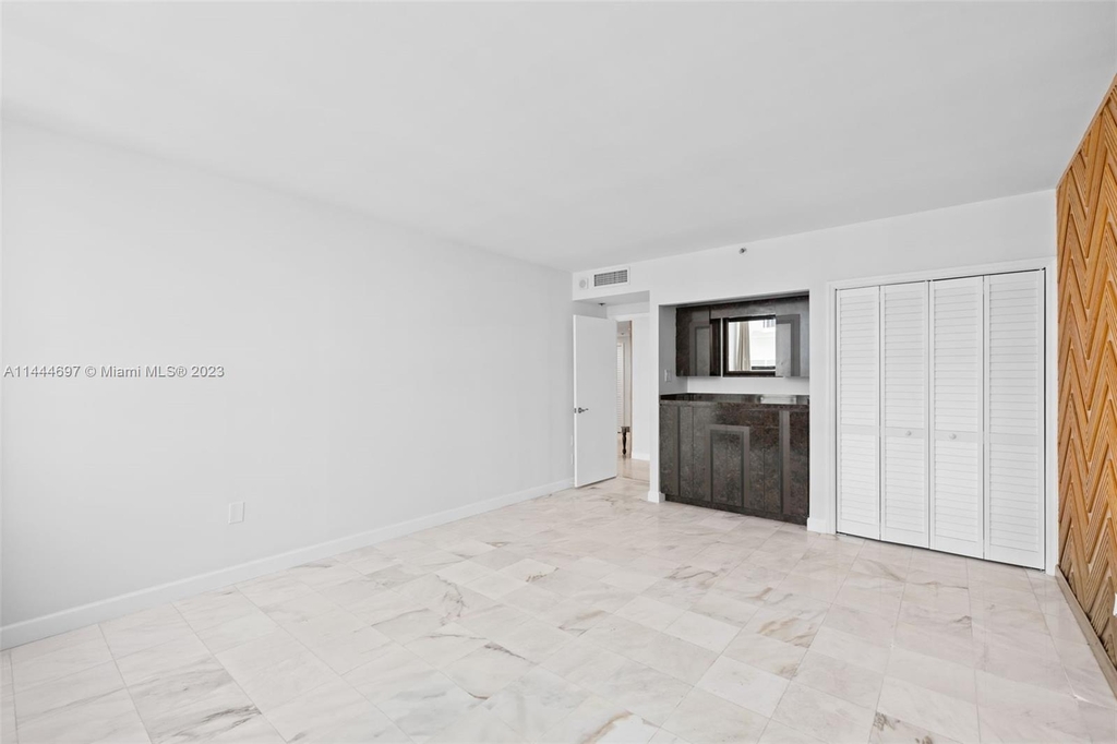 10205 Collins Ave - Photo 19