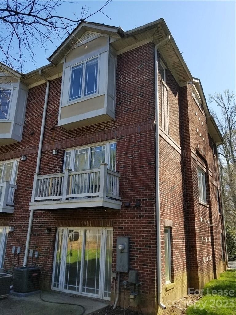 1105 Kurt Court - Photo 17