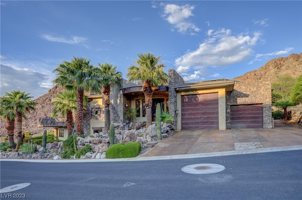 1608 Liege Drive - Photo 0