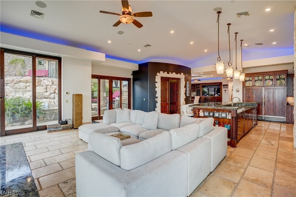 1608 Liege Drive - Photo 4