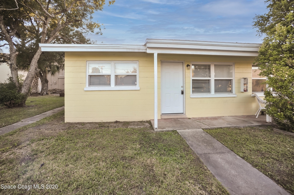 1420 Avocado Avenue - Photo 0