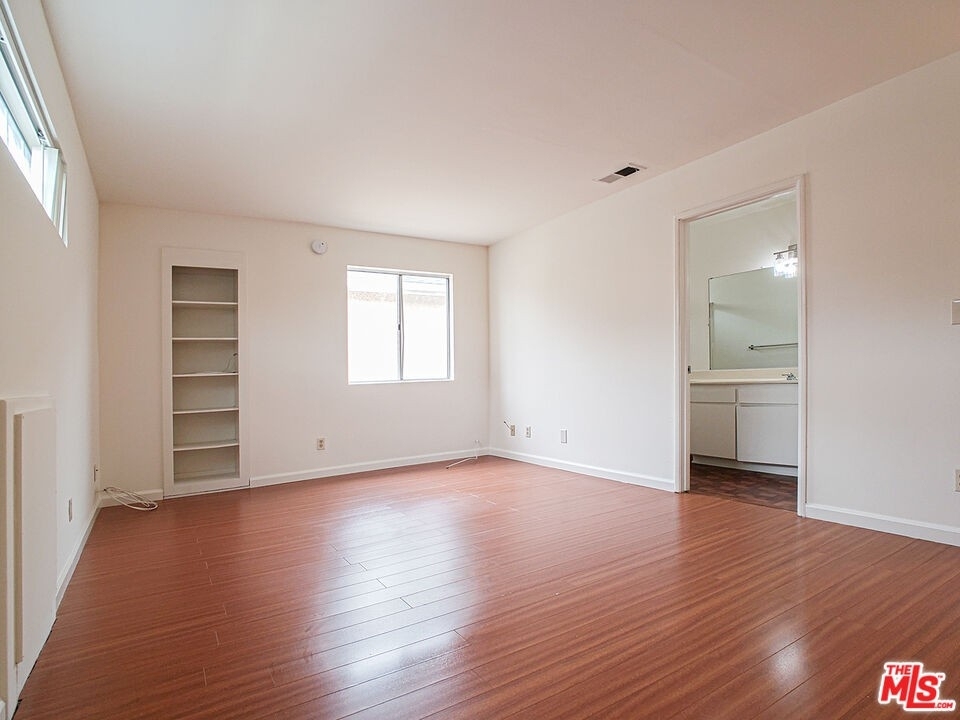 17200 Roscoe Blvd - Photo 11