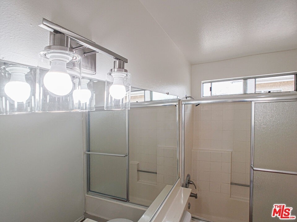 17200 Roscoe Blvd - Photo 15