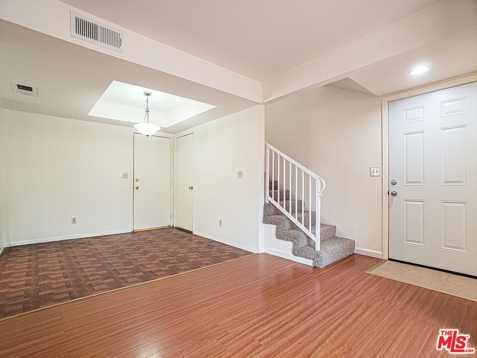 17200 Roscoe Blvd - Photo 3