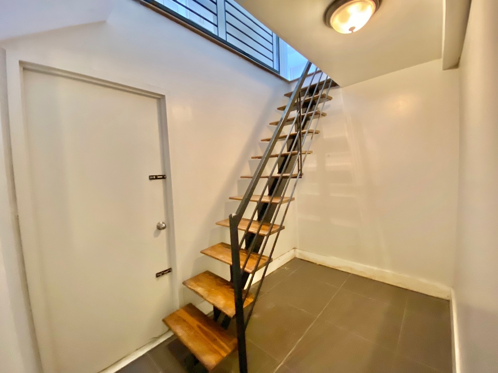 600 Lincoln Place - Photo 3
