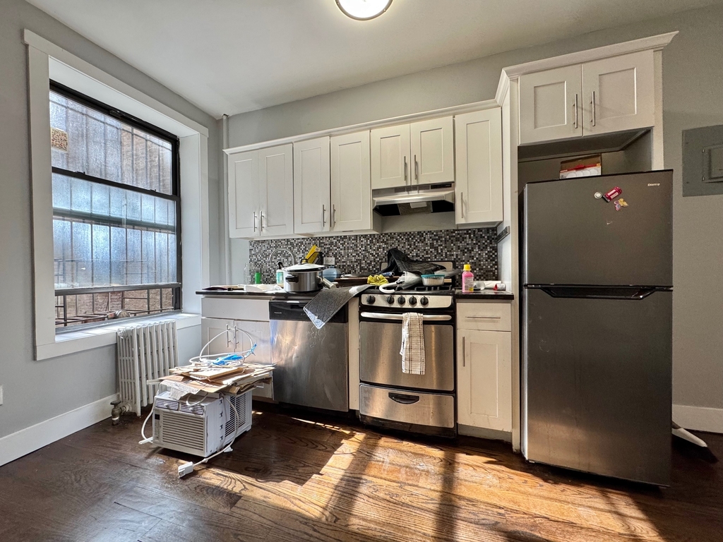 600 Lincoln Place - Photo 1