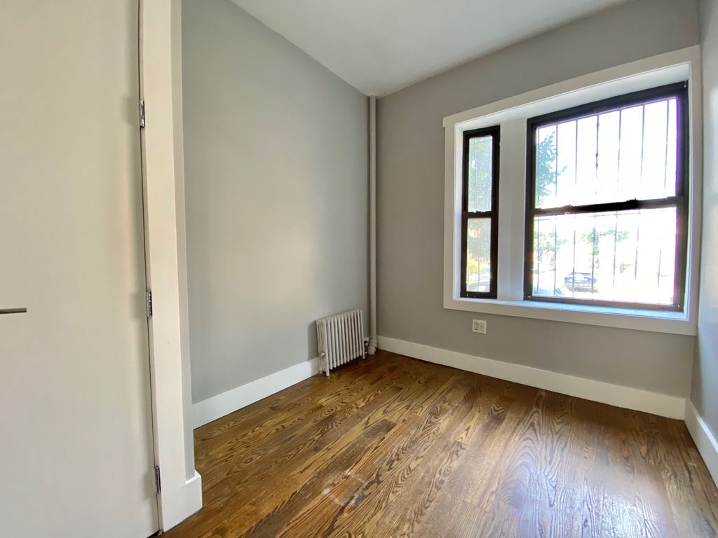 600 Lincoln Place - Photo 1