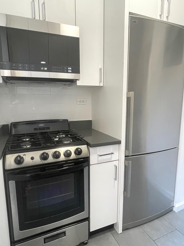 166 West 72nd Street - Photo 7
