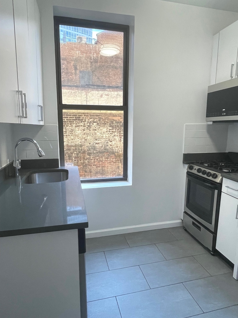 166 West 72nd Street - Photo 6