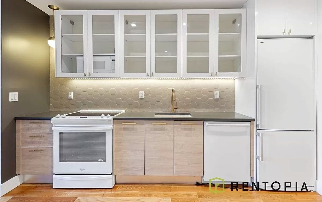 15 Jackson Street - Photo 2