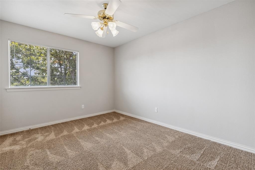 2704 Mimosa Court - Photo 22