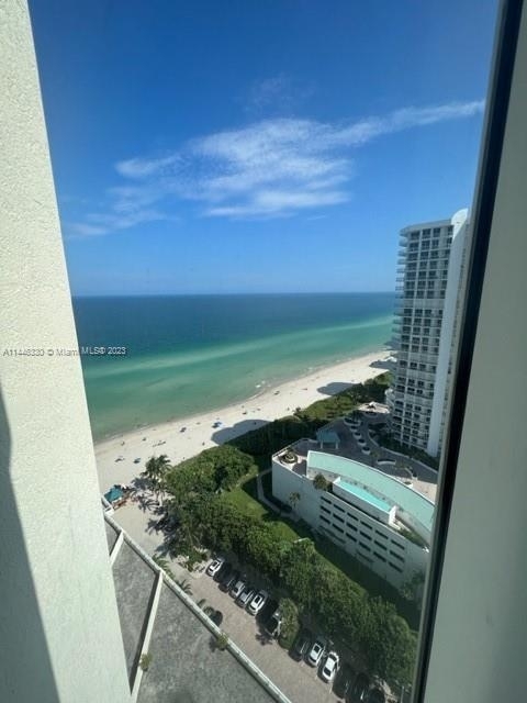 16699 Collins Ave - Photo 2