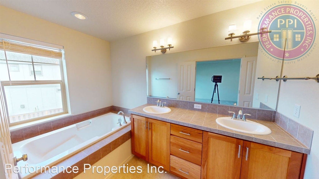 16733 Nw Milcliff Street - Photo 28