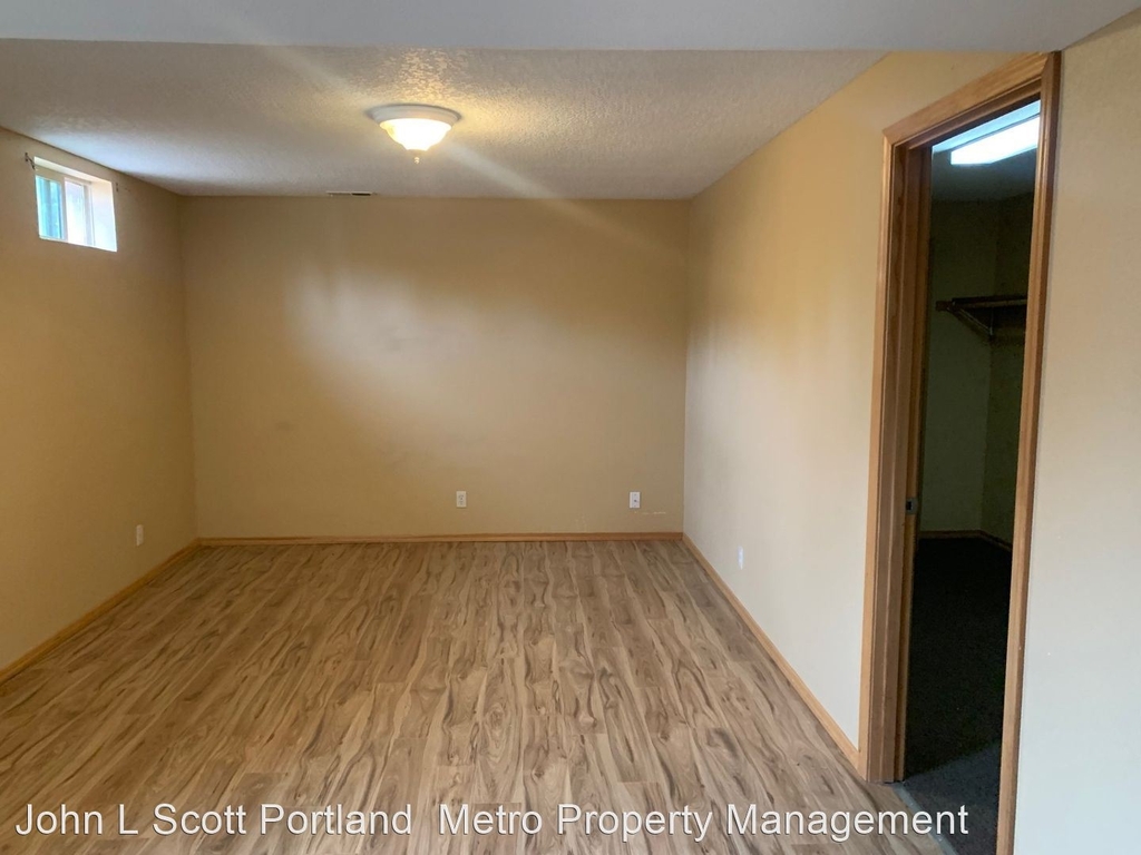 136 Jersey Avenue - Photo 16