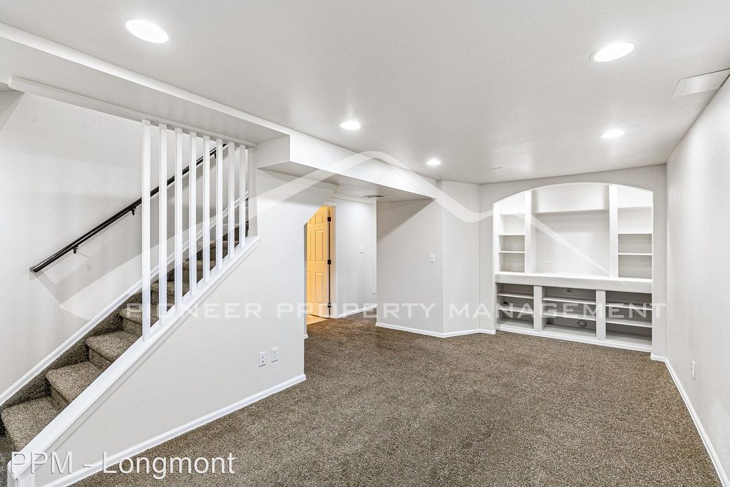 1011 Emerson Pl - Photo 3