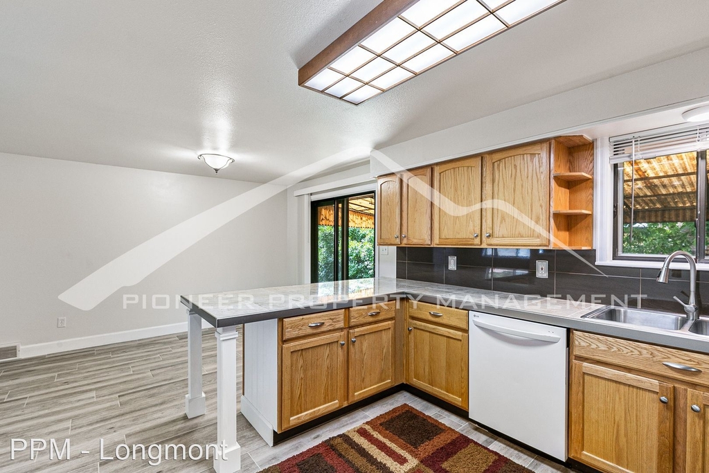 1011 Emerson Pl - Photo 15