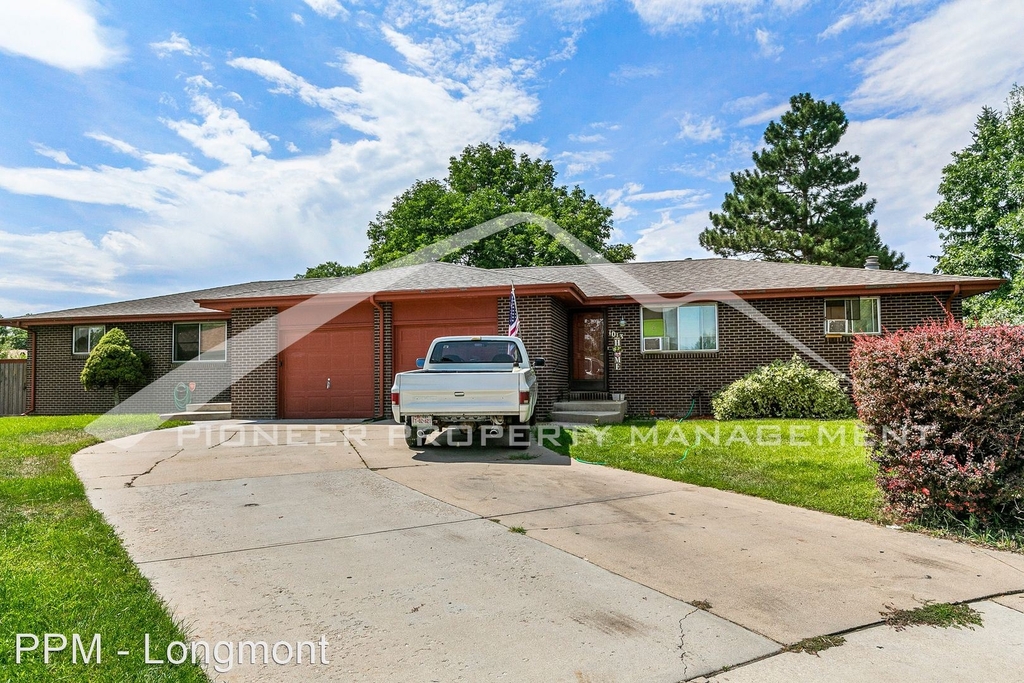 1011 Emerson Pl - Photo 1