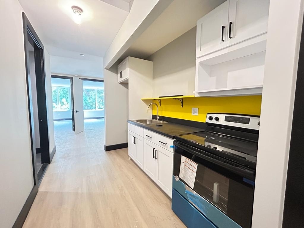 250 Winthrop Street - Photo 1