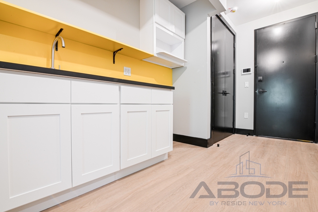 250 Winthrop Street - Photo 2